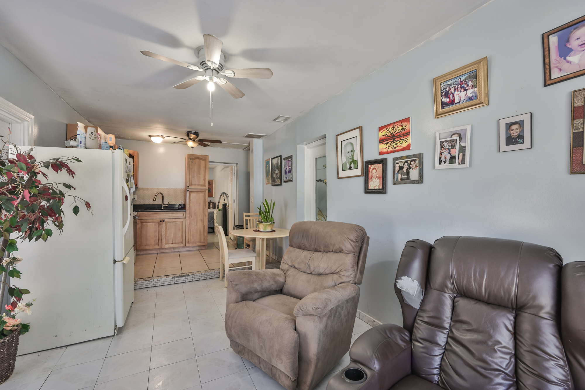 Tampa, Florida, 33603, United States, 3 Bedrooms Bedrooms, ,2 BathroomsBathrooms,Residential,For Sale,1995425