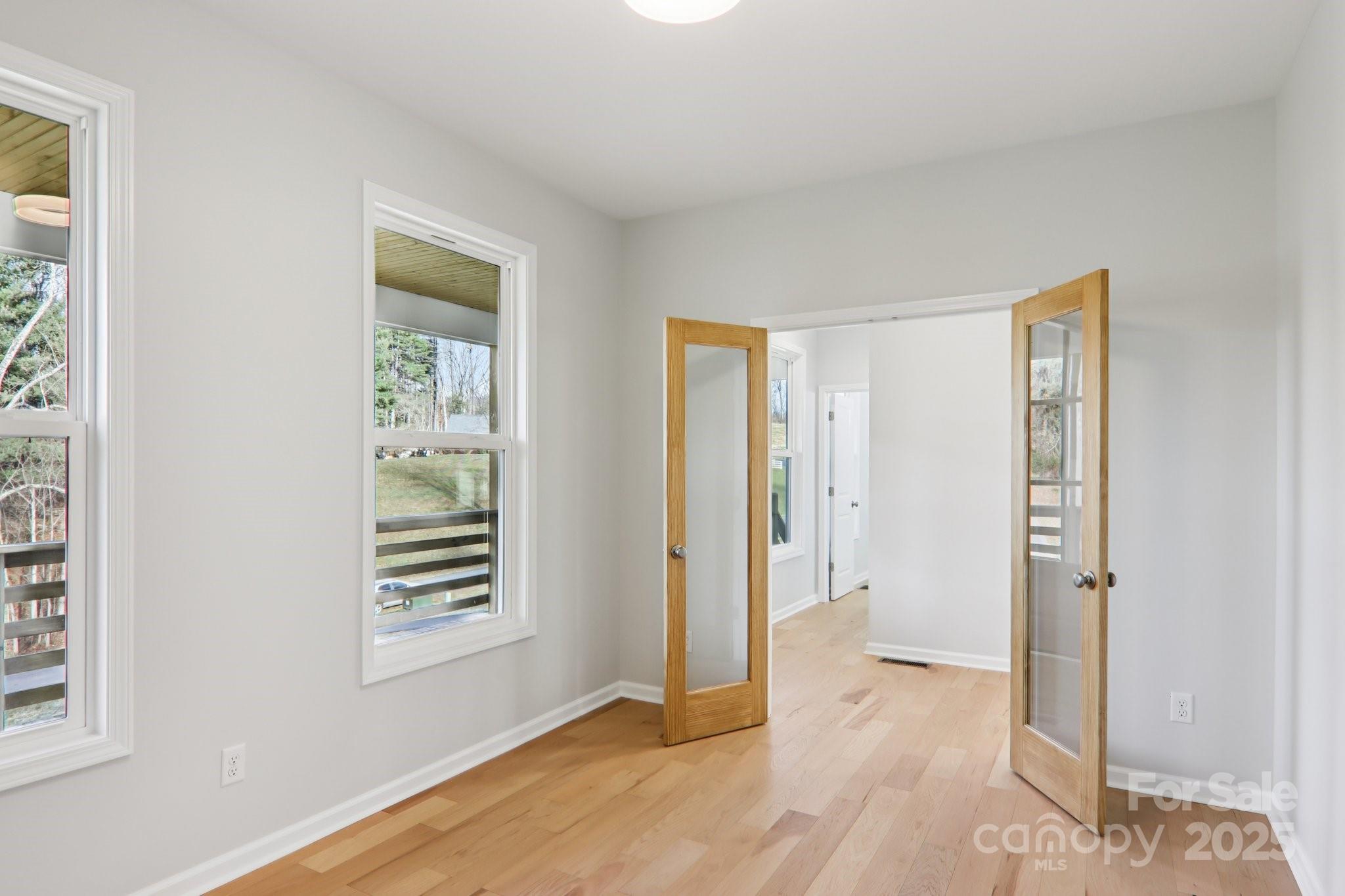 Candler, North Carolina, 28715, United States, 3 Bedrooms Bedrooms, ,3 BathroomsBathrooms,Residential,For Sale,2002526