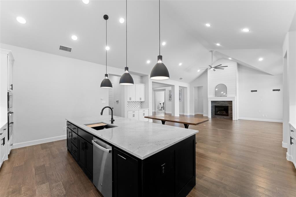 Midlothian, Texas, 76065, United States, 4 Bedrooms Bedrooms, ,5 BathroomsBathrooms,Residential,For Sale,2048085