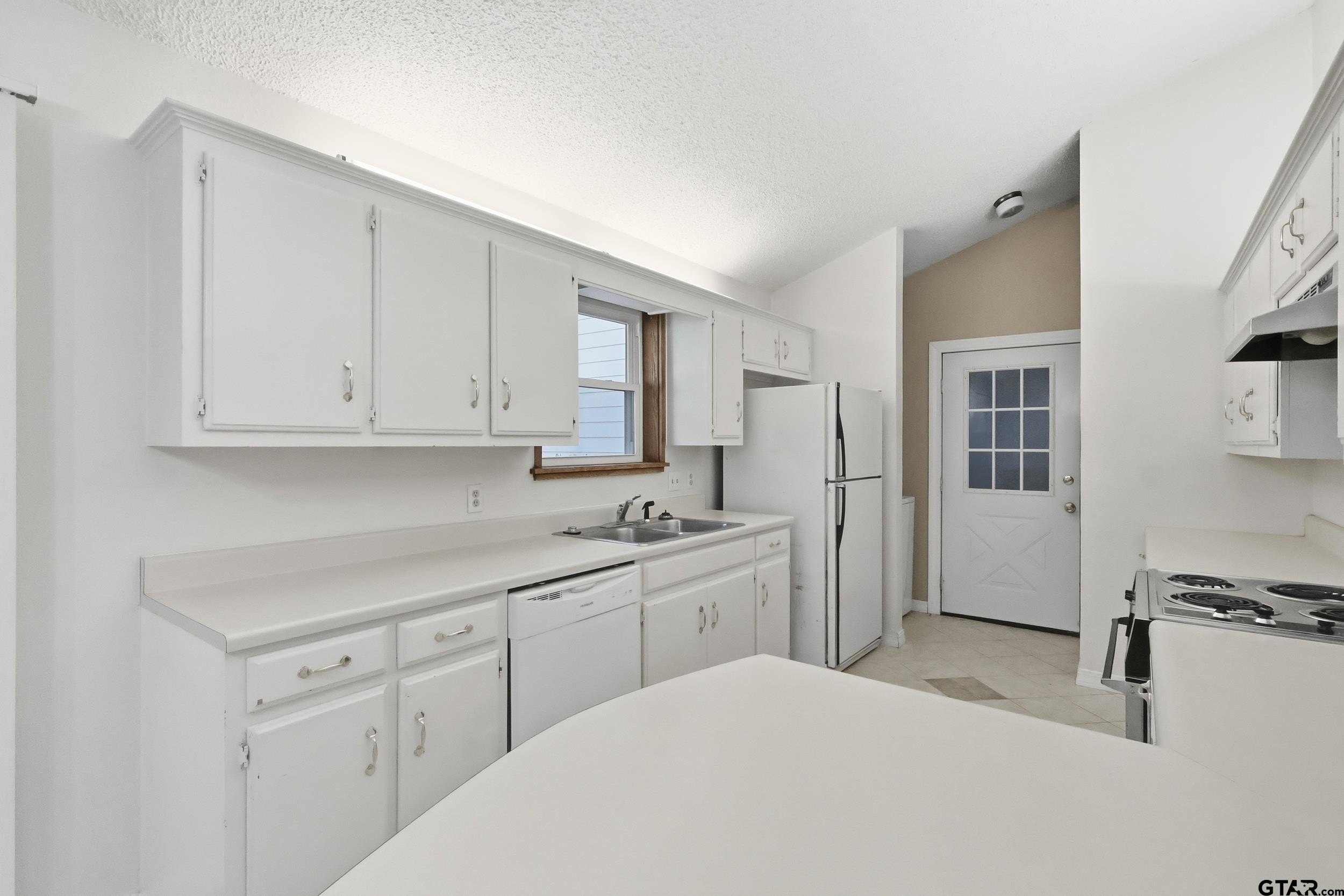 Pittsburg, Texas, 75686, United States, 3 Bedrooms Bedrooms, ,2 BathroomsBathrooms,Residential,For Sale,2008621