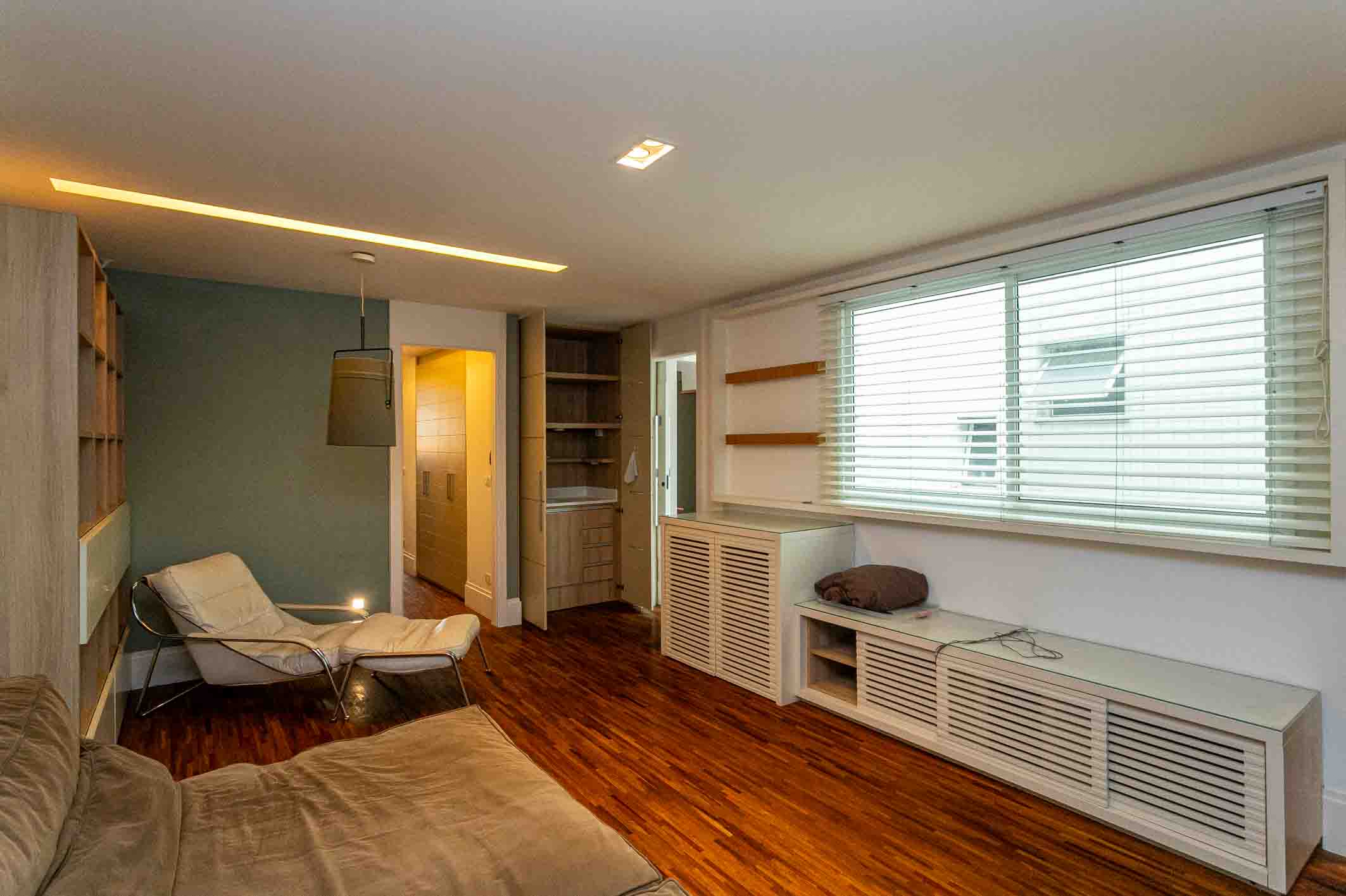 Renovated penthouse with four bedrooms near the beach - 物件實景