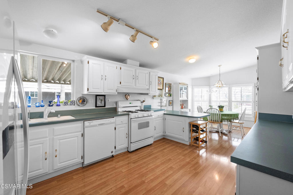Ventura, California, 93001, United States, 3 Bedrooms Bedrooms, ,2 BathroomsBathrooms,Residential,For Sale,1921287