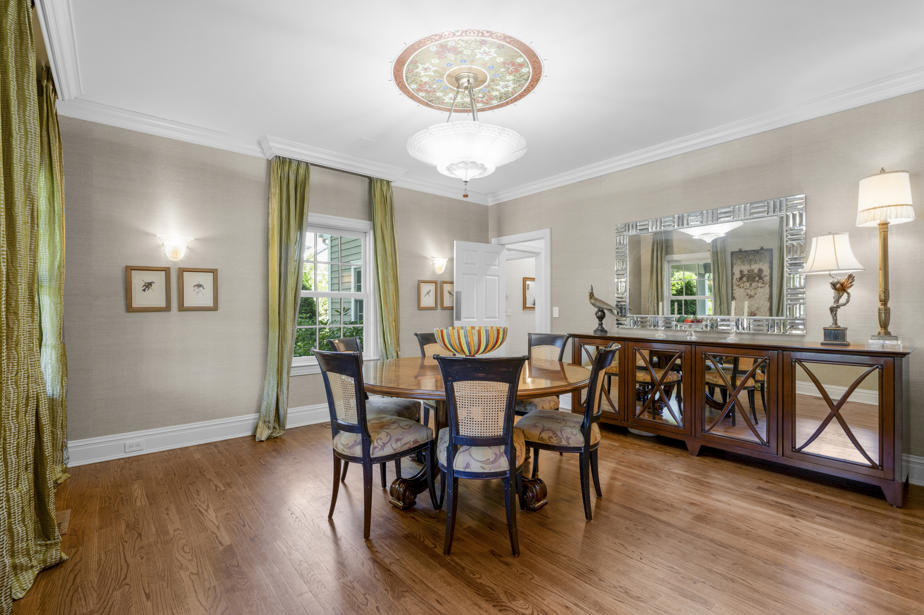  Elegant Larchmont Colonial - 物件實景