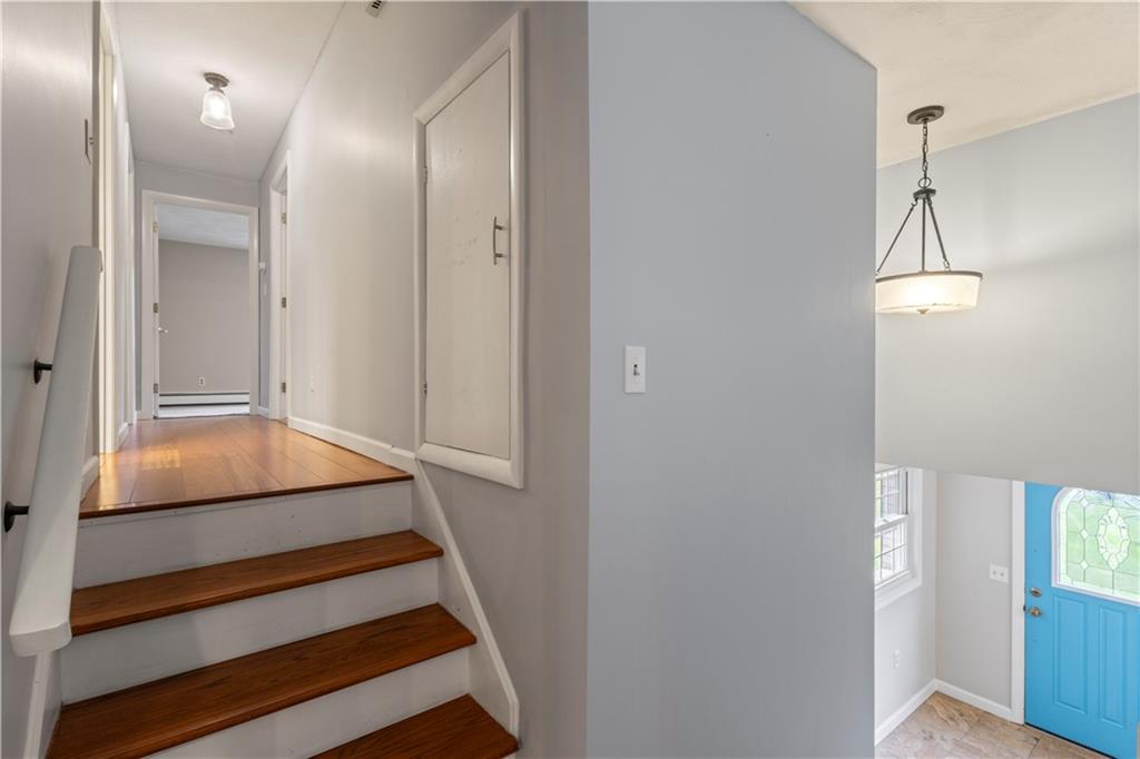 North Smithfield, Rhode Island, 02896, United States, 3 Bedrooms Bedrooms, ,3 BathroomsBathrooms,Residential,For Sale,1870589
