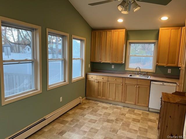 West Islip, New York, 11795, United States, 2 Bedrooms Bedrooms, ,1 BathroomBathrooms,Residential,For Sale,1994287