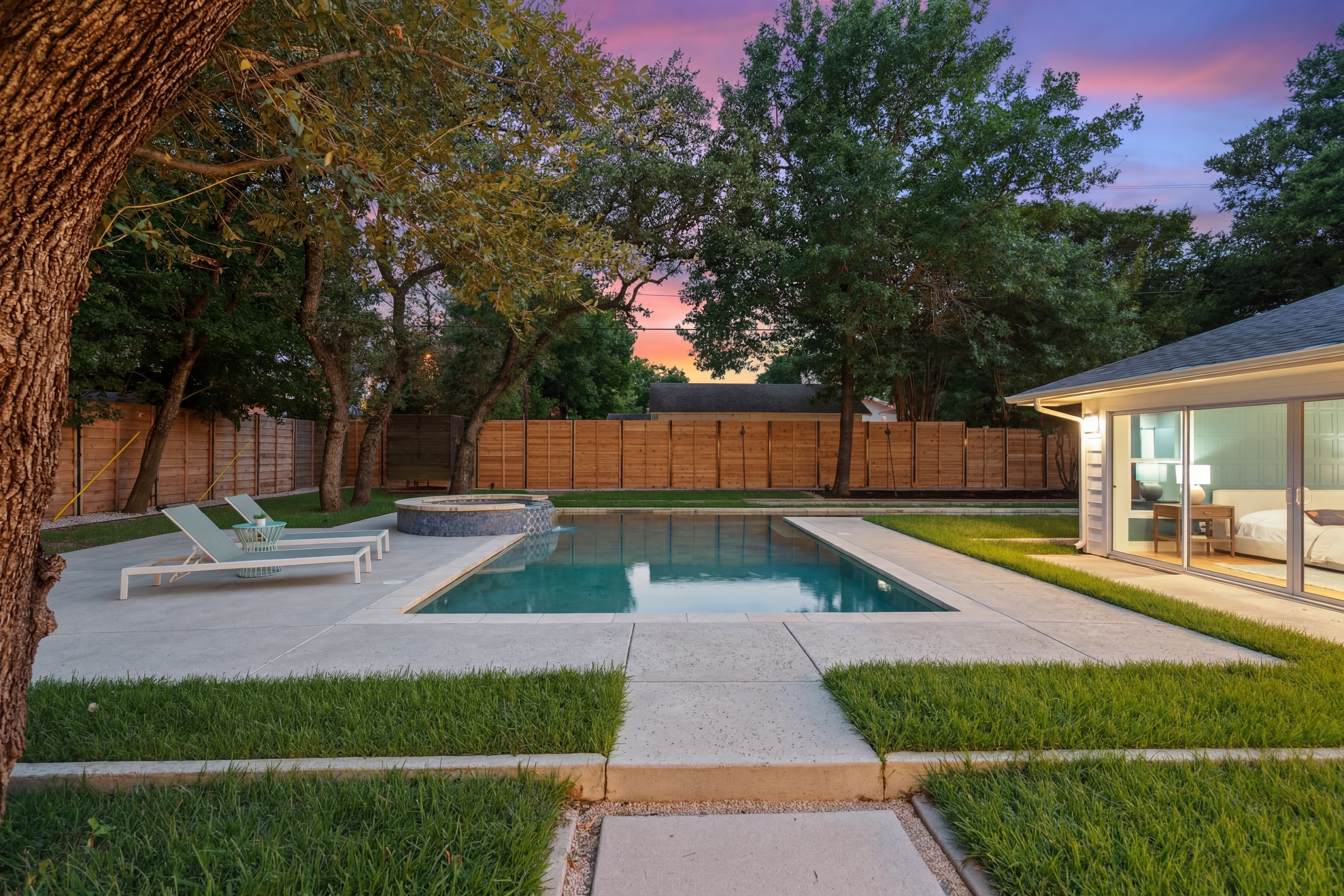  Midcentury Modern NW Hills Off Market - Lap Pool, Huge Windows, Renovated - 物件實景
