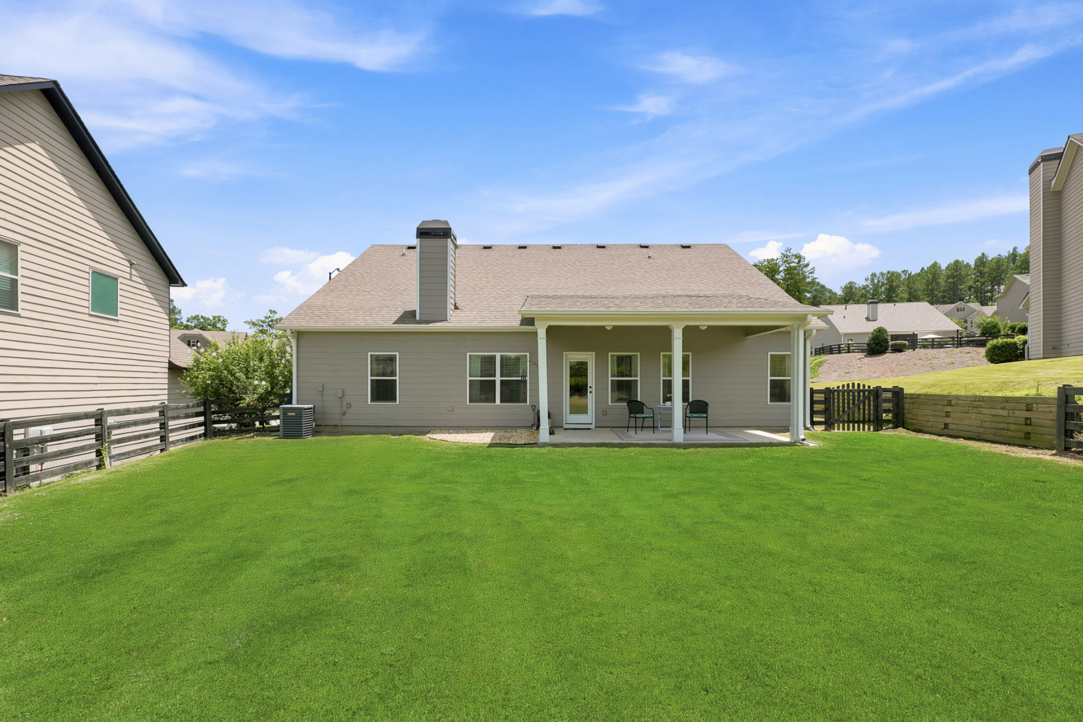 Thoughtfully Designed Craftsman Style Home in Seven Hills - 物件實景