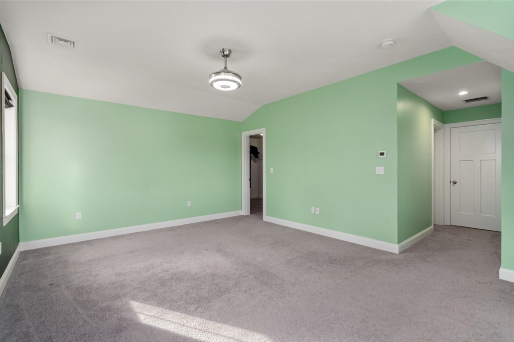 Mendon, Massachusetts, 01756, United States, 3 Bedrooms Bedrooms, ,3 BathroomsBathrooms,Residential,For Sale,1996040