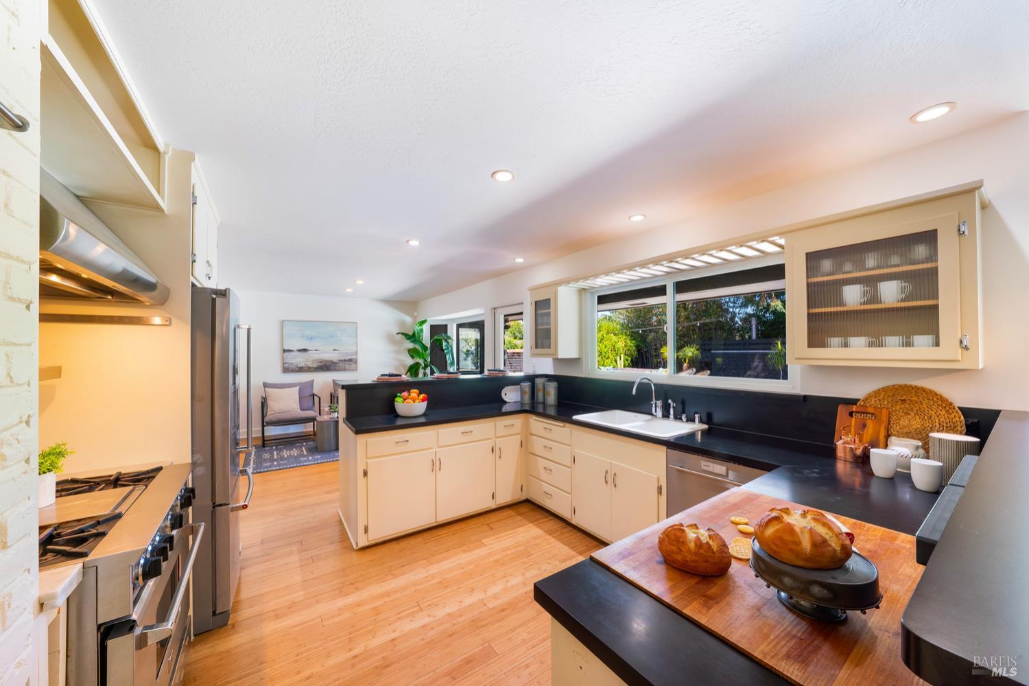 St. Helena, California, 94574, United States, 3 Bedrooms Bedrooms, ,3 BathroomsBathrooms,Residential,For Sale,1941008