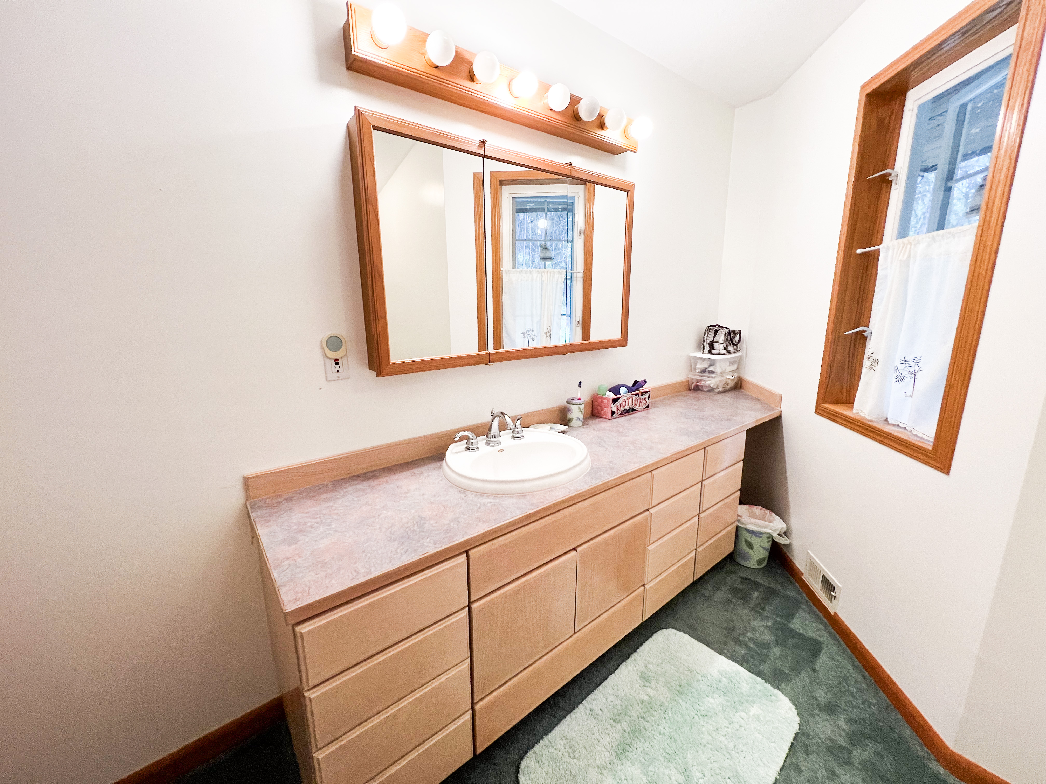 Republic, Washington, 99166, United States, 3 Bedrooms Bedrooms, ,3 BathroomsBathrooms,Residential,For Sale,1976903