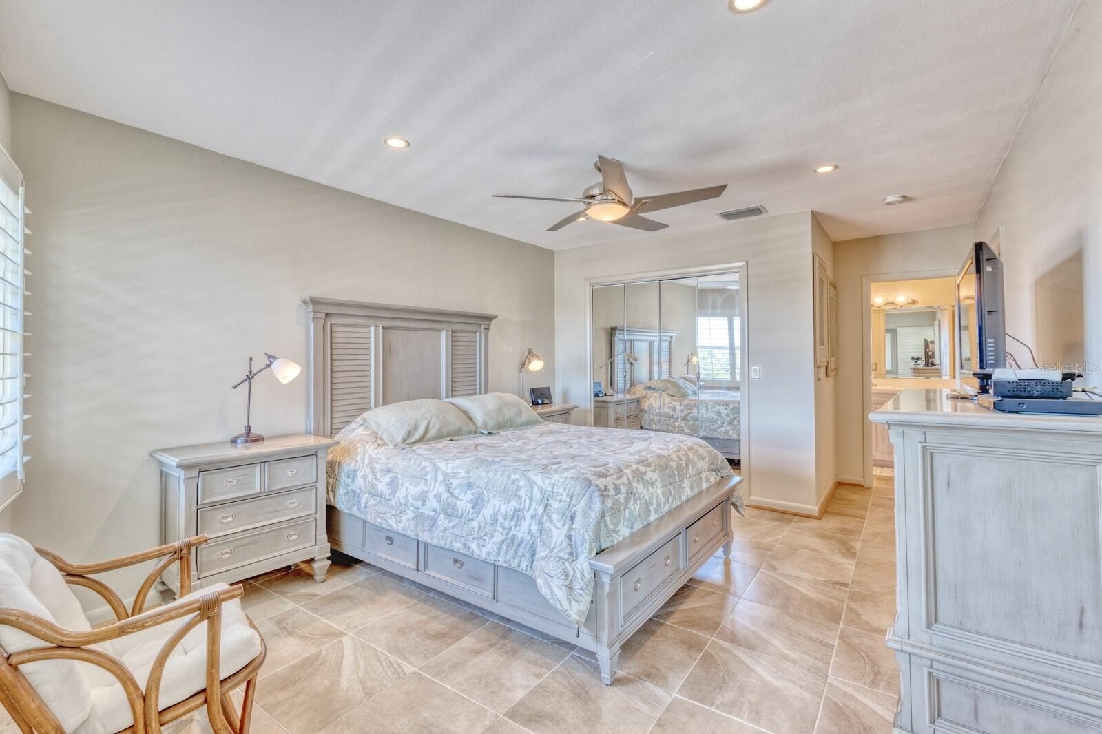 BELLEAIR BEACH, Florida, 33786, United States, 2 Bedrooms Bedrooms, ,2 BathroomsBathrooms,Residential,For Sale,1869457