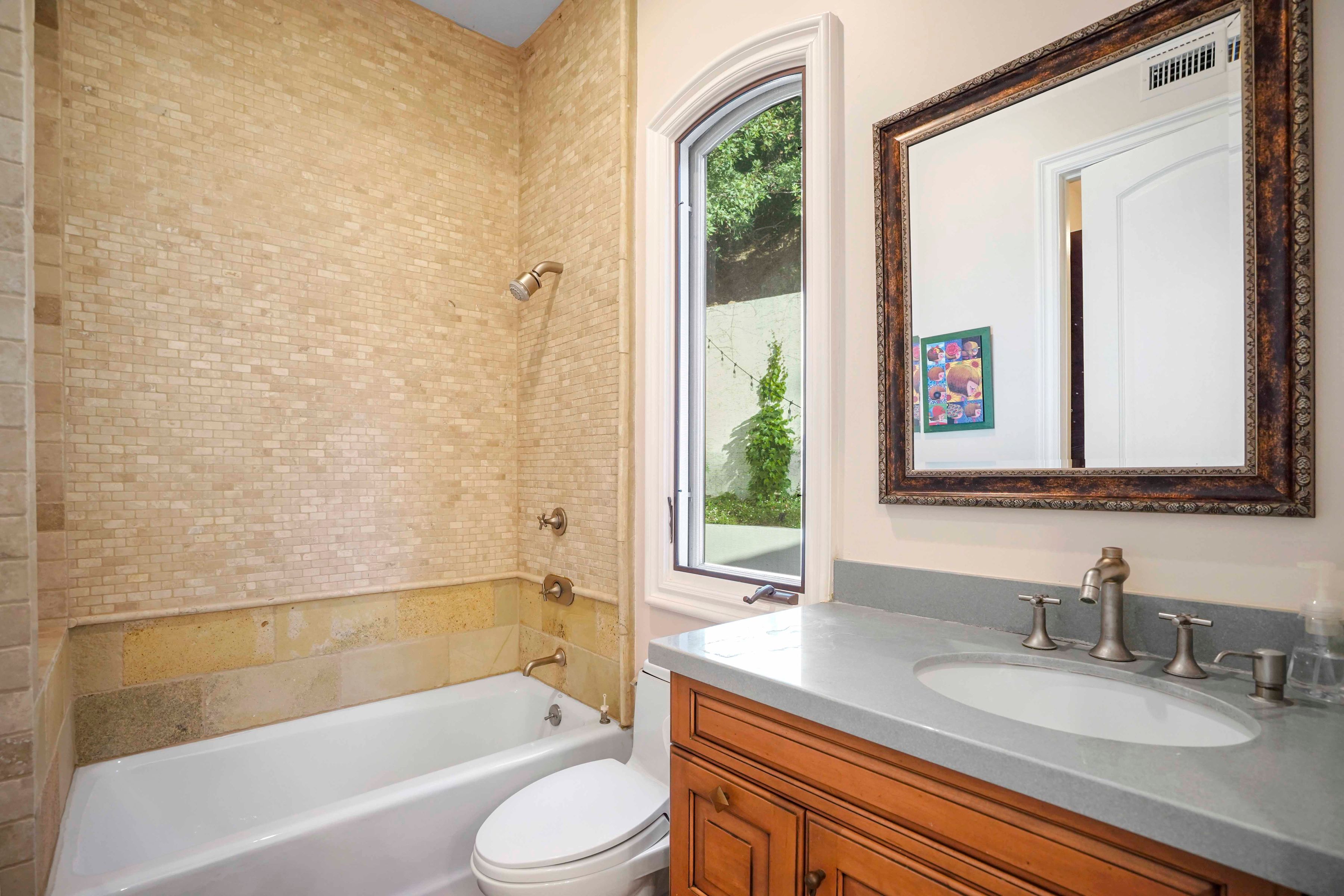  10940 Terryview Drive - 物件實景