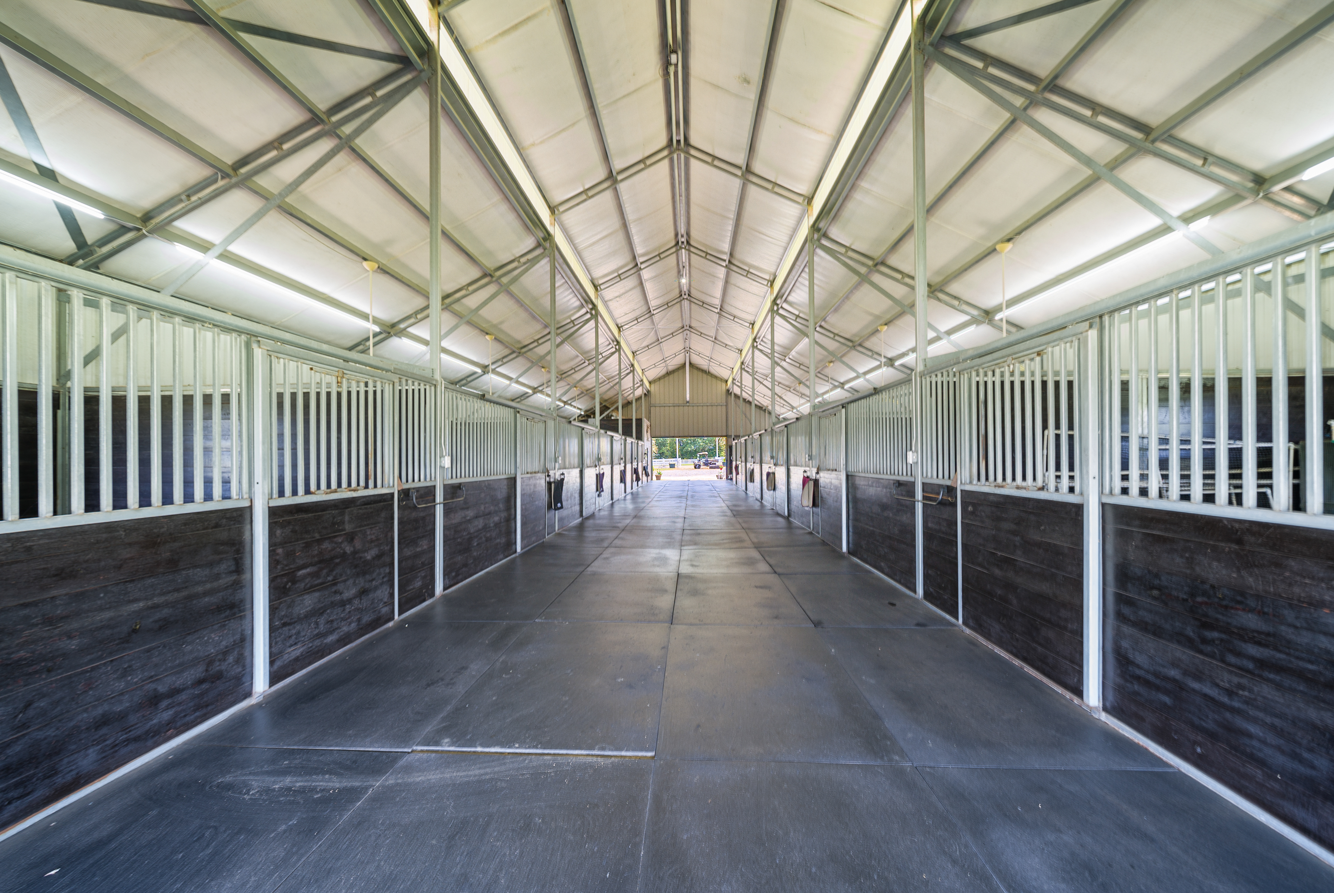  Horse Ranch With Immaculate Home And State-Of-The-Art Equestrian Facilities - 物件實景