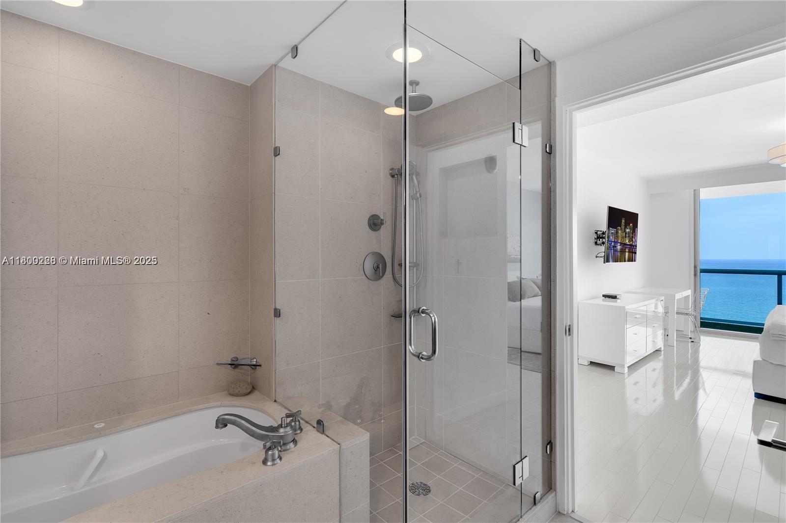 Miami Beach, Florida, 33141, United States, 2 Bedrooms Bedrooms, ,2 BathroomsBathrooms,Residential,For Sale,1803957