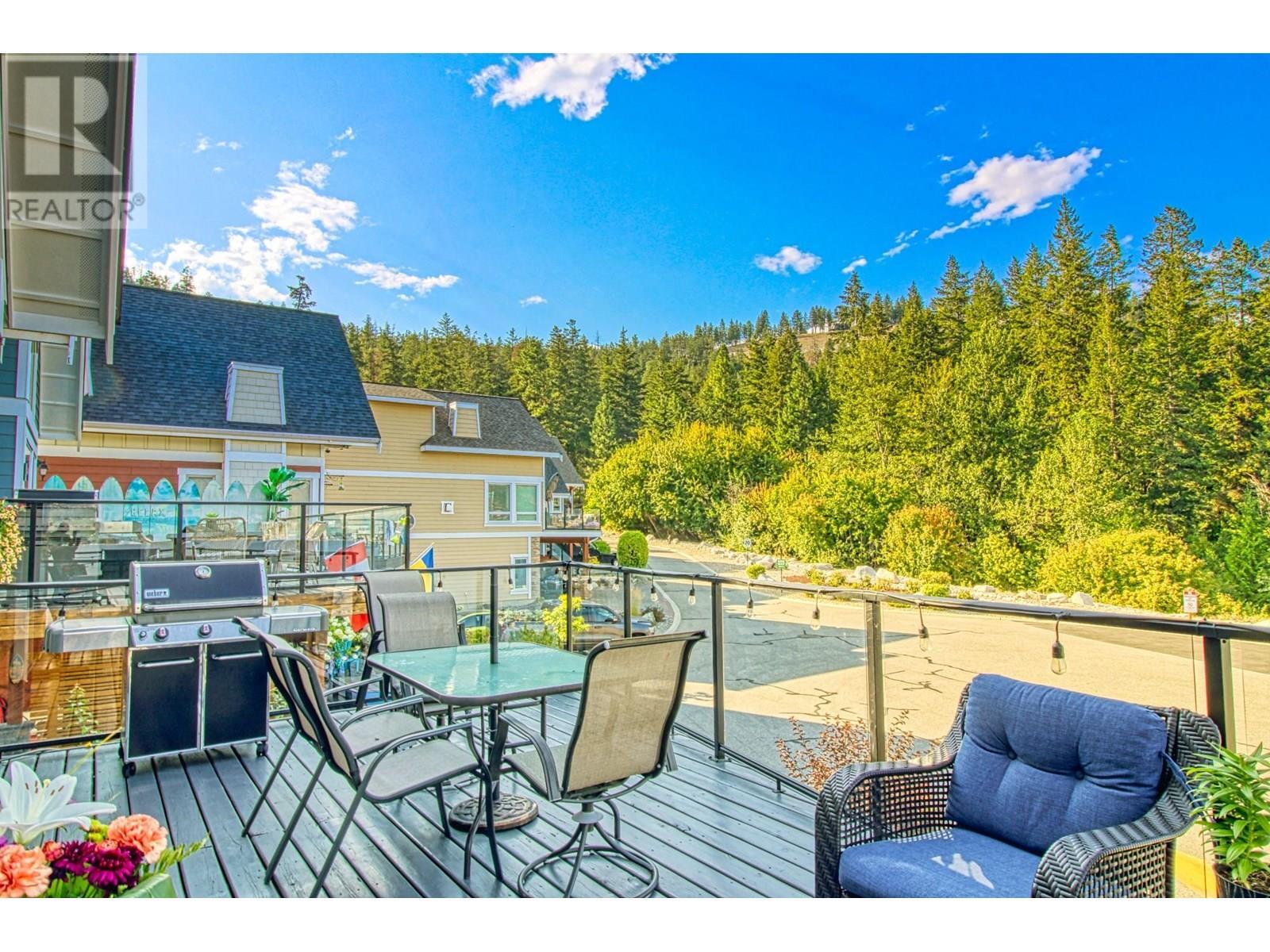 KELOWNA, British Columbia, V1Z 3R8, CA, 3 Bedrooms Bedrooms, ,2 BathroomsBathrooms,Residential,For Sale,1951529