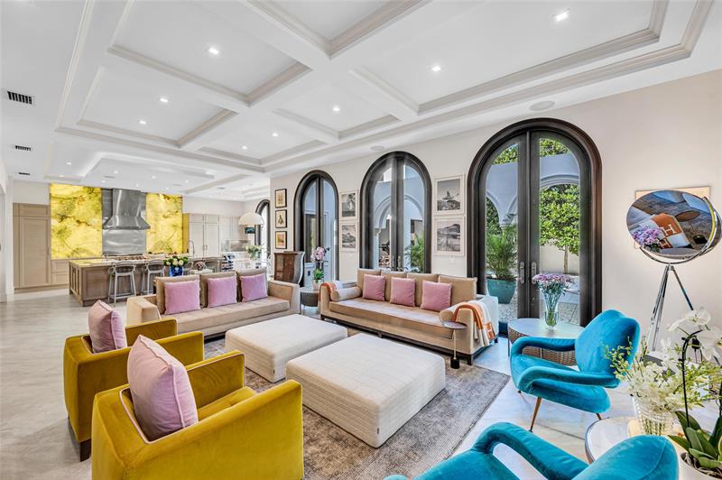 Miami, Florida, 33143, United States, 8 Bedrooms Bedrooms, ,10 BathroomsBathrooms,Residential,For Sale,1989350