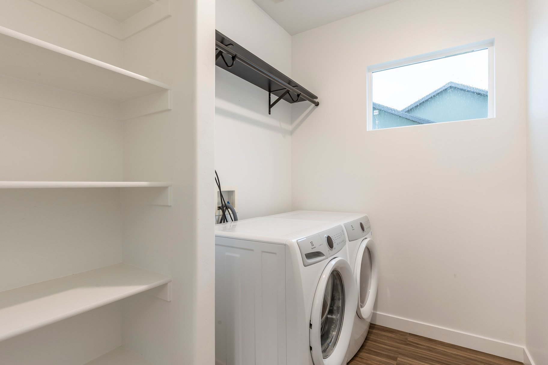  Fresh Lakepoint Find with Fast Airport Access - 物件實景