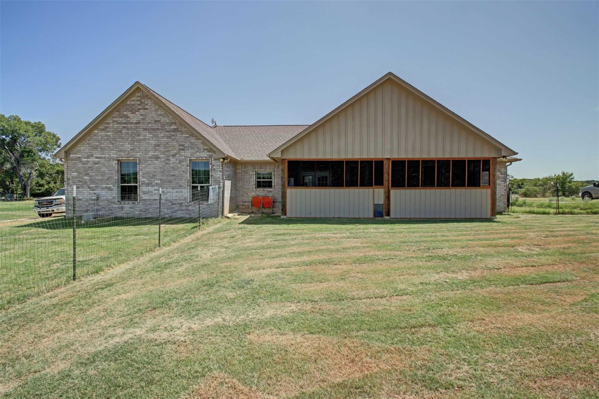 Springtown, Texas, 76082, United States, 4 Bedrooms Bedrooms, ,3 BathroomsBathrooms,Residential,For Sale,1920797