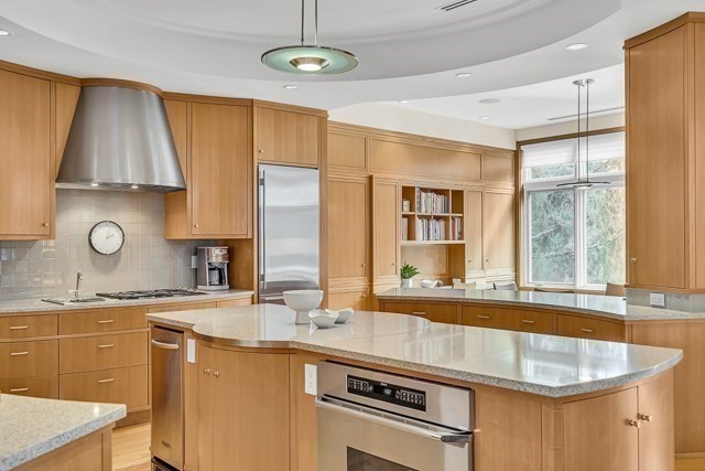 Brookline, Massachusetts, 02445, United States, 3 Bedrooms Bedrooms, ,4 BathroomsBathrooms,Residential,For Sale,1745754