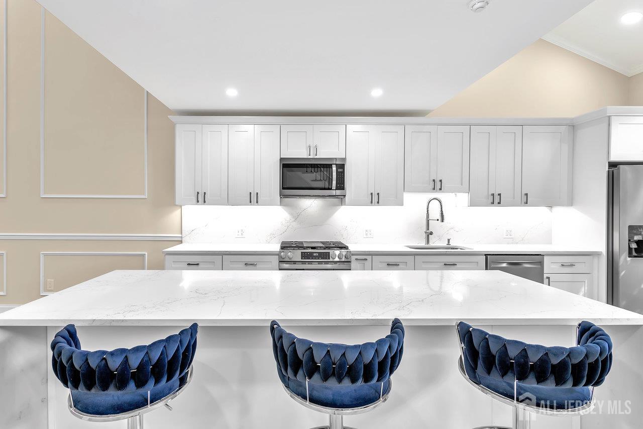 Monroe, New Jersey, 08831, United States, 2 Bedrooms Bedrooms, ,3 BathroomsBathrooms,Residential,For Sale,1918602