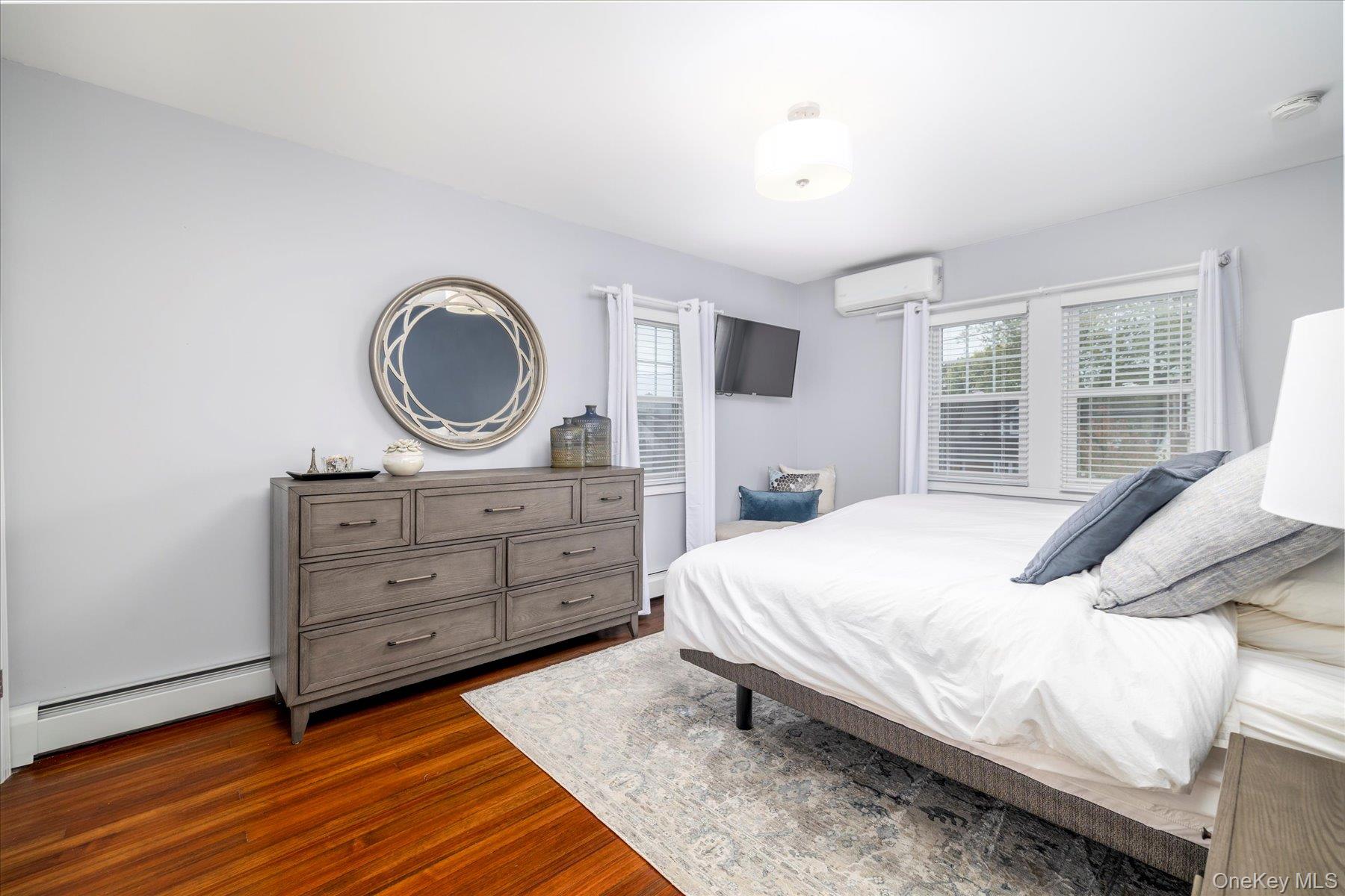 Lynbrook, New York, 11563, United States, 3 Bedrooms Bedrooms, ,2 BathroomsBathrooms,Residential,For Sale,1988362