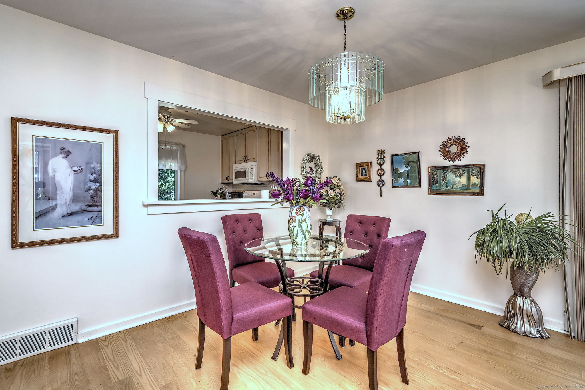 Stratford, Connecticut, 06614, United States, 1 Bedroom Bedrooms, ,3 BathroomsBathrooms,Residential,For Sale,1954891