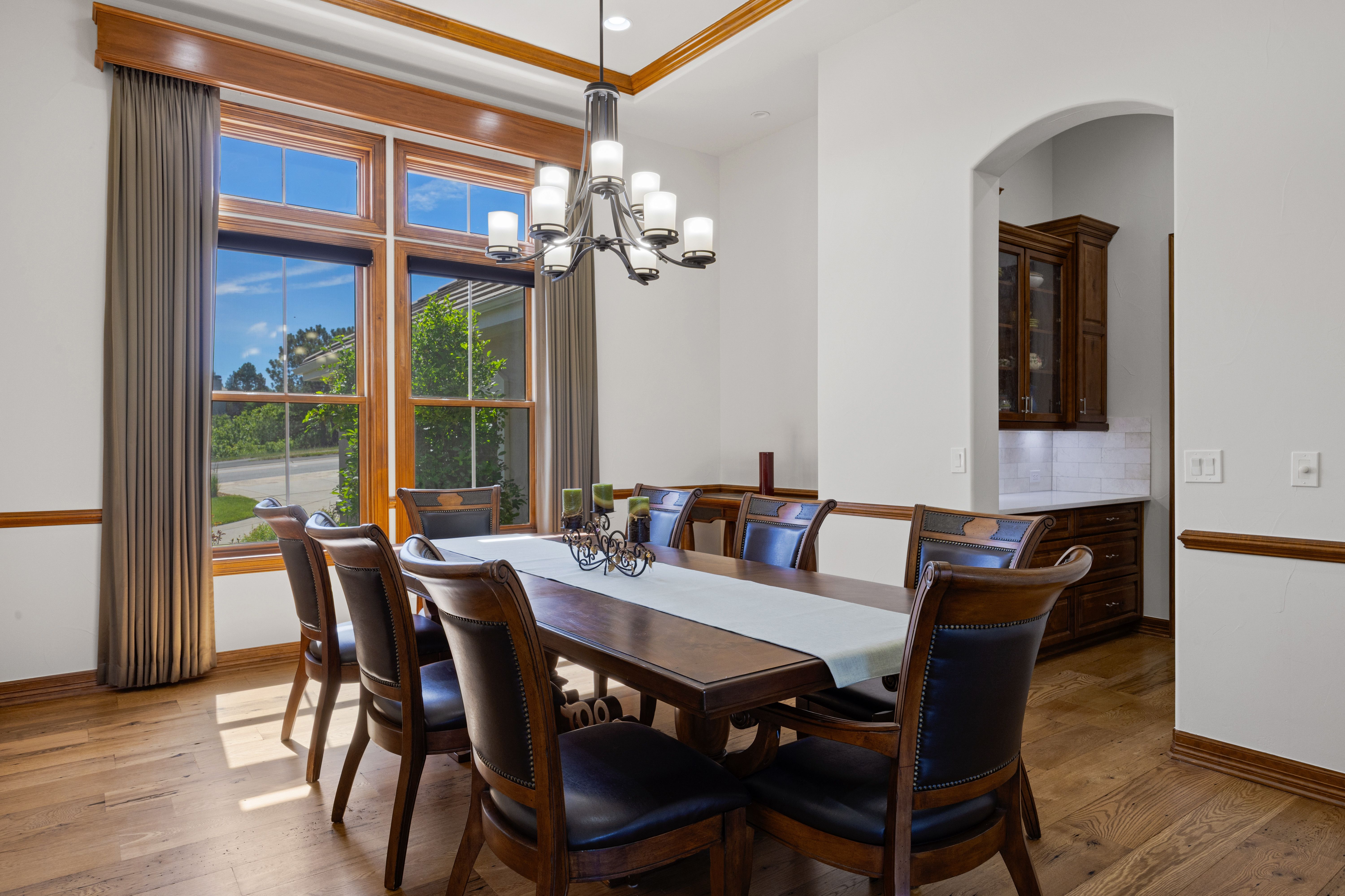  Edging the mountainside within the prestigious community of Castle Pines Village - 物件實景