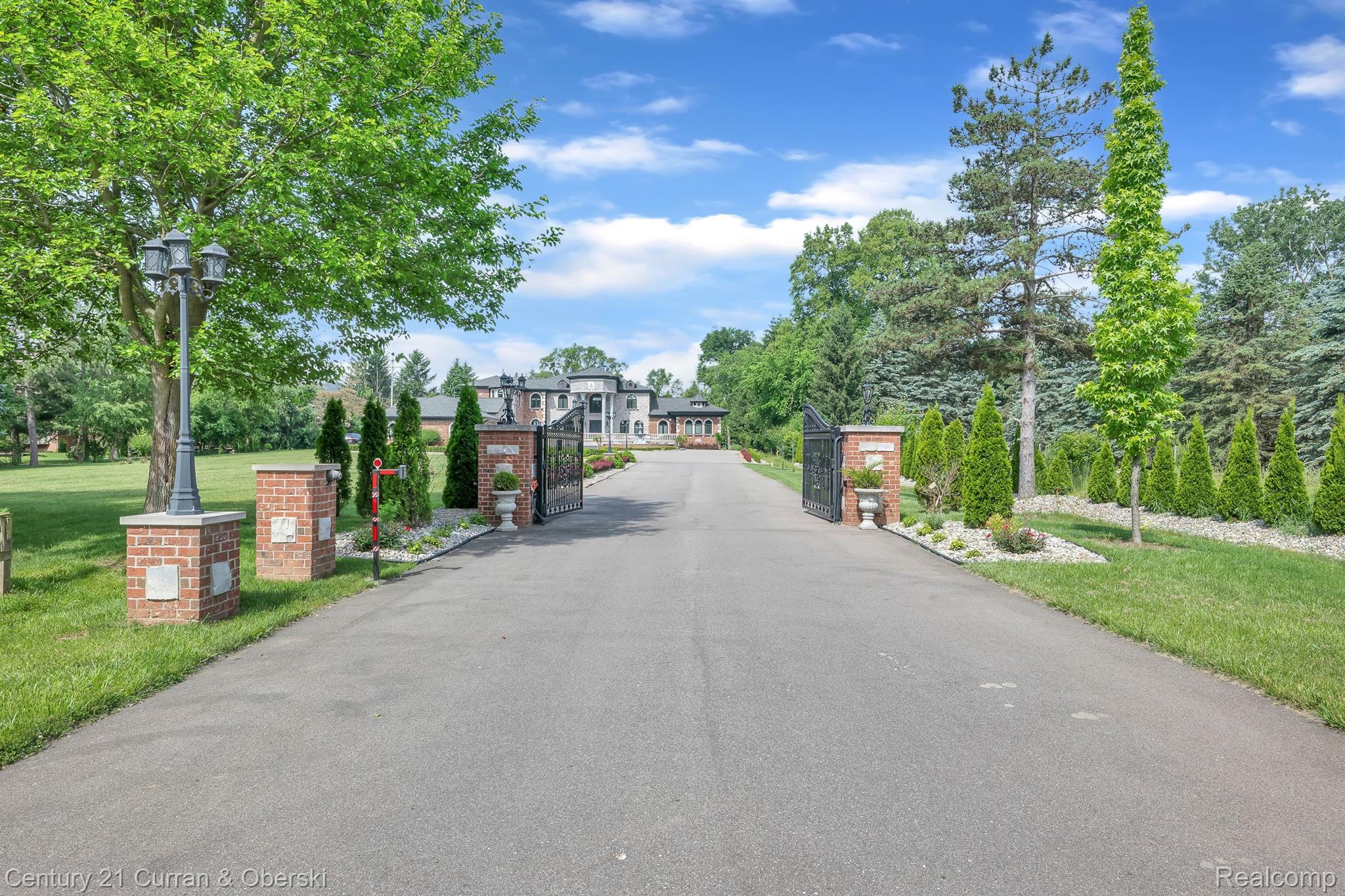 Northville Twp, Michigan, 48168, United States, 7 Bedrooms Bedrooms, ,10 BathroomsBathrooms,Residential,For Sale,1978218