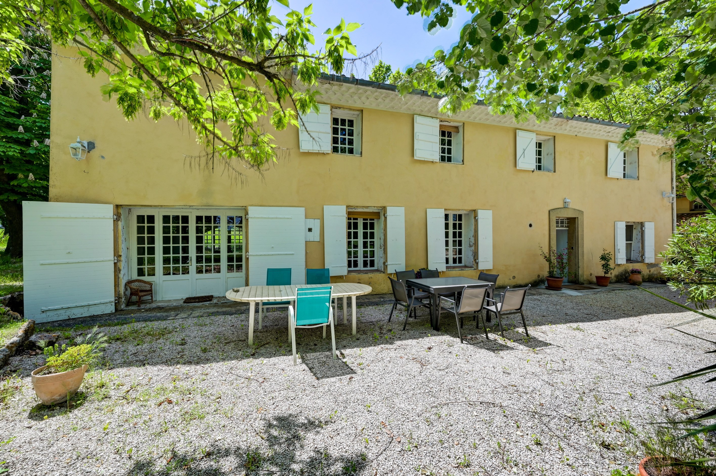  Rare on the market – Farmhouse for full renovation – North Aix-en-Provence - 物件實景