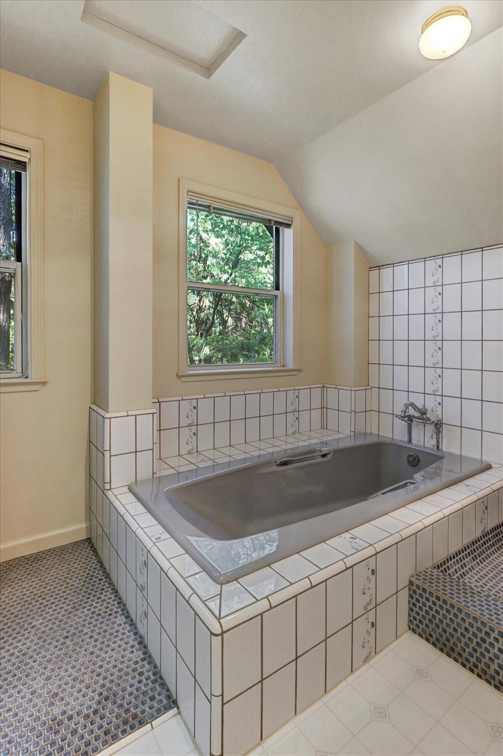 Nevada City, California, 95959, United States, 4 Bedrooms Bedrooms, ,3 BathroomsBathrooms,Residential,For Sale,1942290