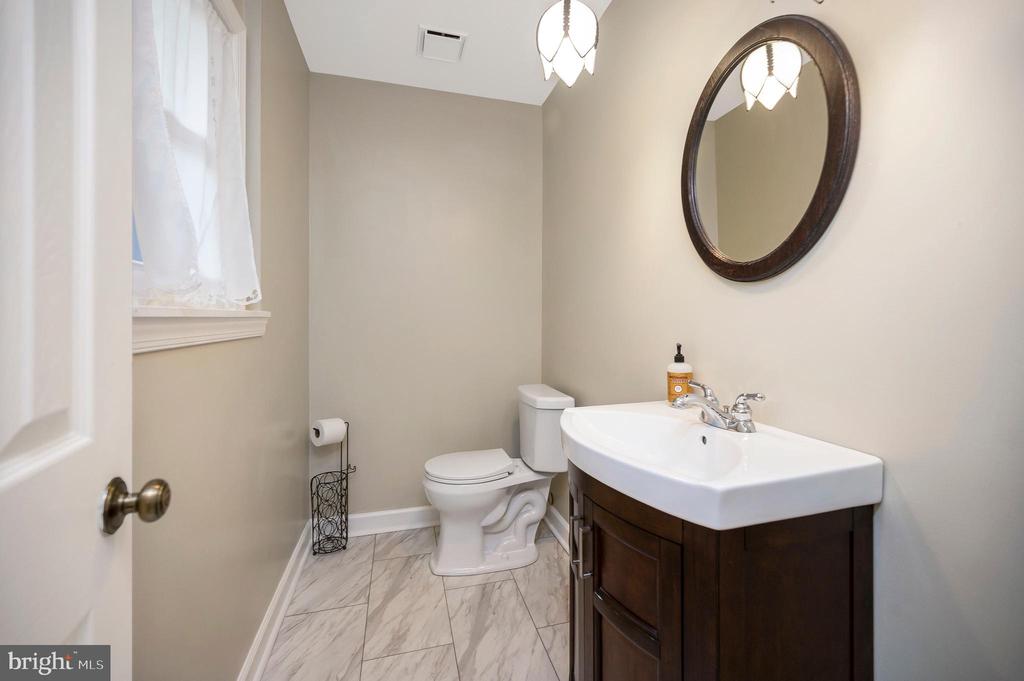 Linden, Virginia, 22642, United States, 5 Bedrooms Bedrooms, ,4 BathroomsBathrooms,Residential,For Sale,2037897
