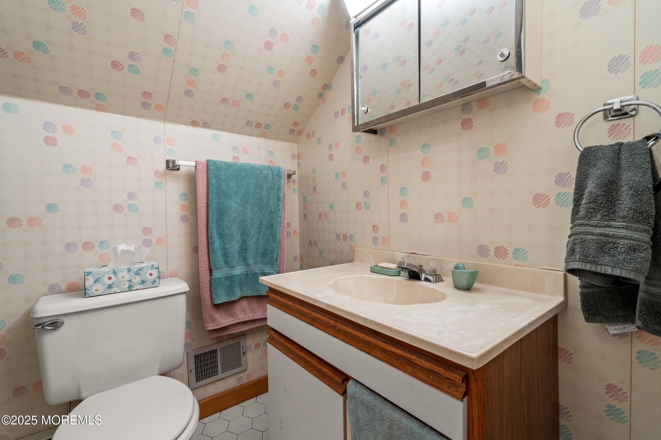 Allenhurst, New Jersey, 07711, United States, 6 Bedrooms Bedrooms, ,4 BathroomsBathrooms,Residential,For Sale,1977688