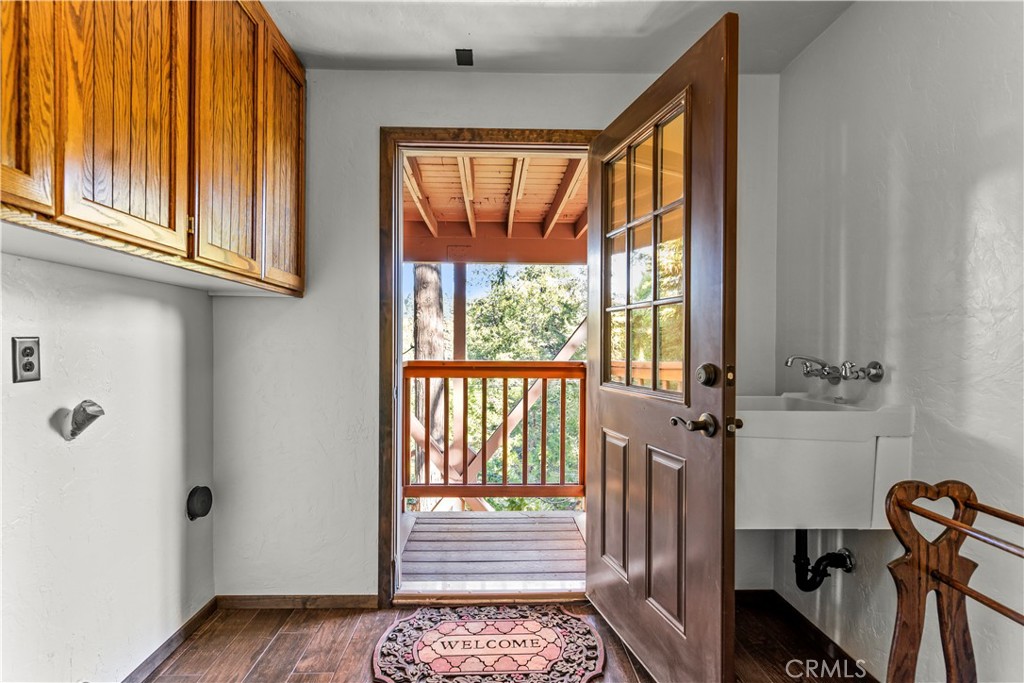 Twin Peaks, California, 92391, United States, 4 Bedrooms Bedrooms, ,3 BathroomsBathrooms,Residential,For Sale,1992478