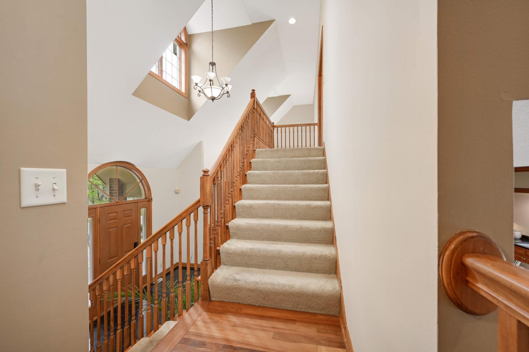 Woodbury, Minnesota, 55129, United States, 5 Bedrooms Bedrooms, ,5 BathroomsBathrooms,Residential,For Sale,1989522