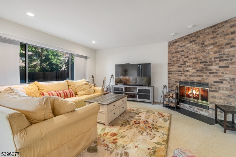 Washington Twp., New Jersey, 07676, United States, 3 Bedrooms Bedrooms, ,3 BathroomsBathrooms,Residential,For Sale,1989067