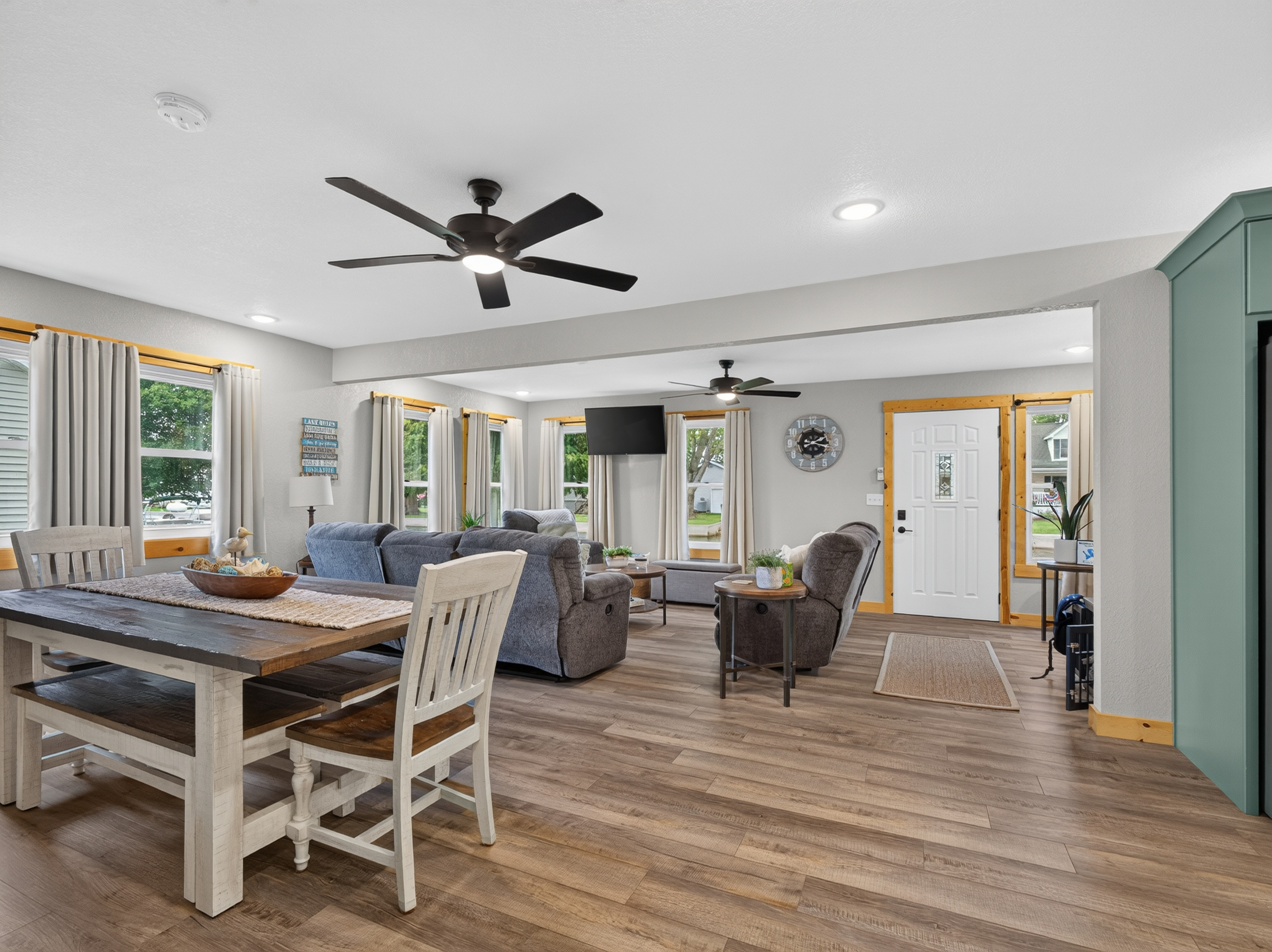  Beautifully Updated Waldron Lake Cottage - 物件實景
