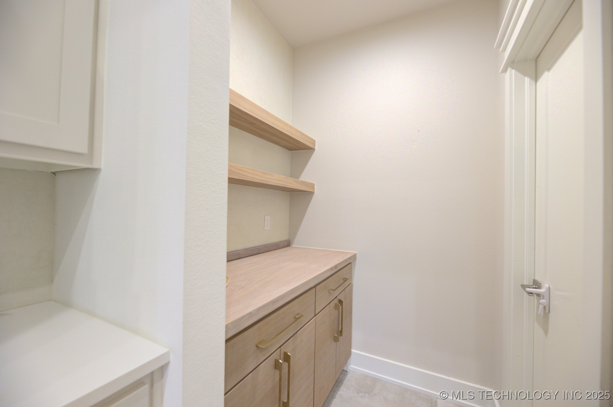 Bixby, Oklahoma, 74008, United States, 4 Bedrooms Bedrooms, ,4 BathroomsBathrooms,Residential,For Sale,1885845