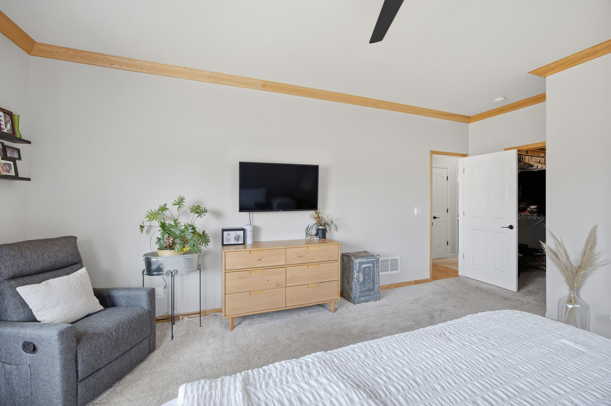  6001 Hobson Lane - 物件實景