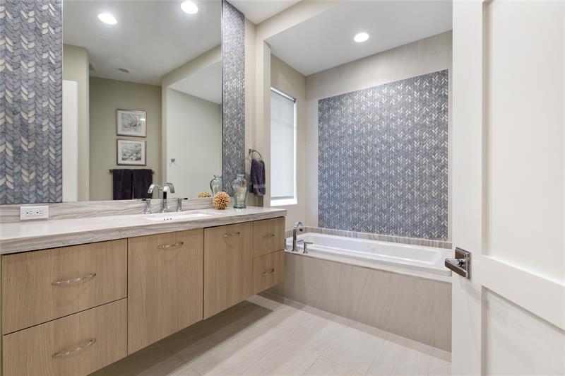 Lighthouse Point, Florida, 33064, United States, 7 Bedrooms Bedrooms, ,9 BathroomsBathrooms,Residential,For Sale,1949453