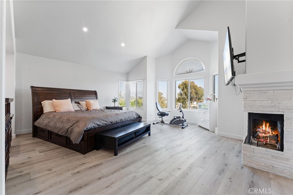 Laguna Hills, California, 92653, United States, 4 Bedrooms Bedrooms, ,3 BathroomsBathrooms,Residential,For Sale,1987832