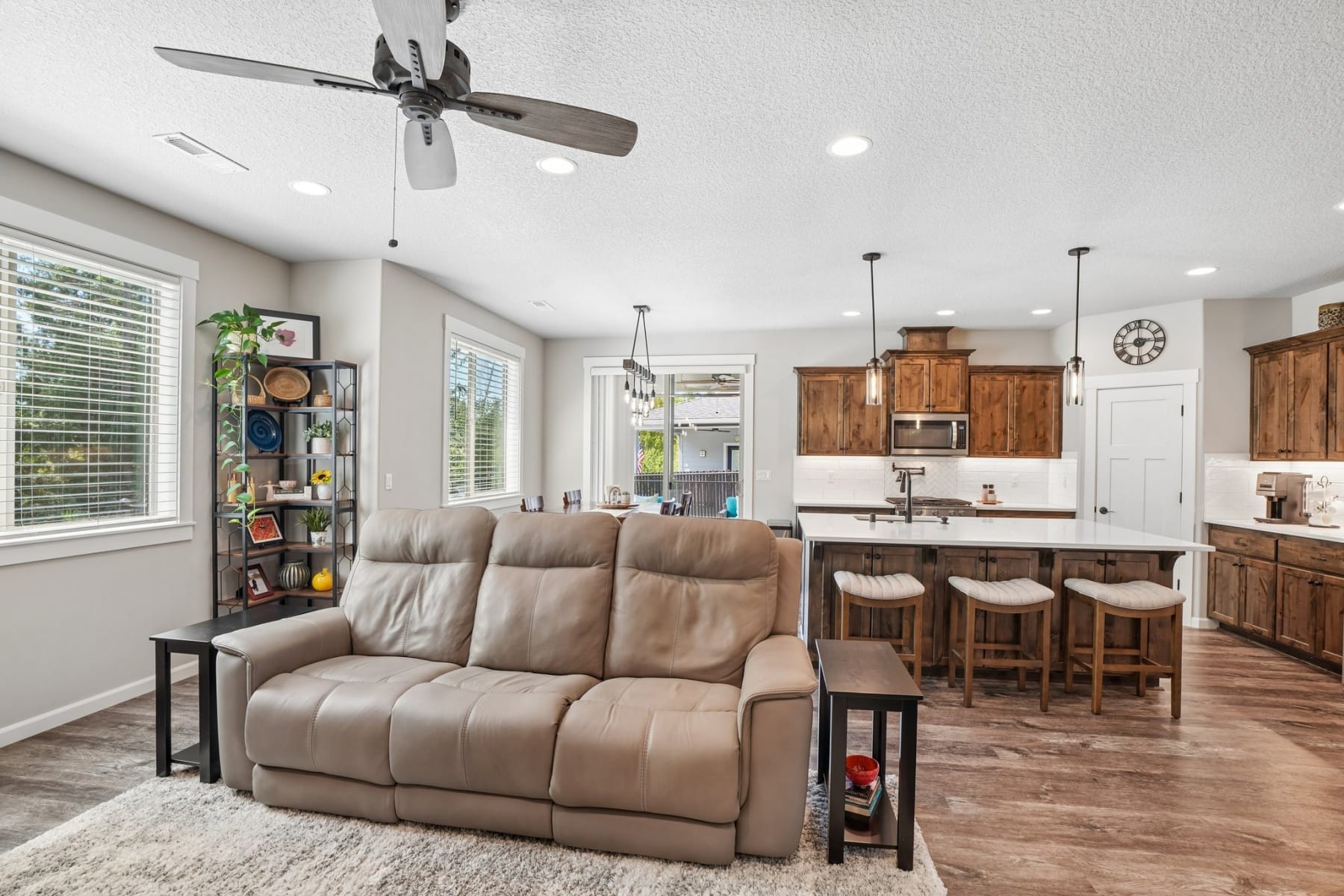  158 ZEPHYR DR Silver Lake, WA 98645 - 物件實景