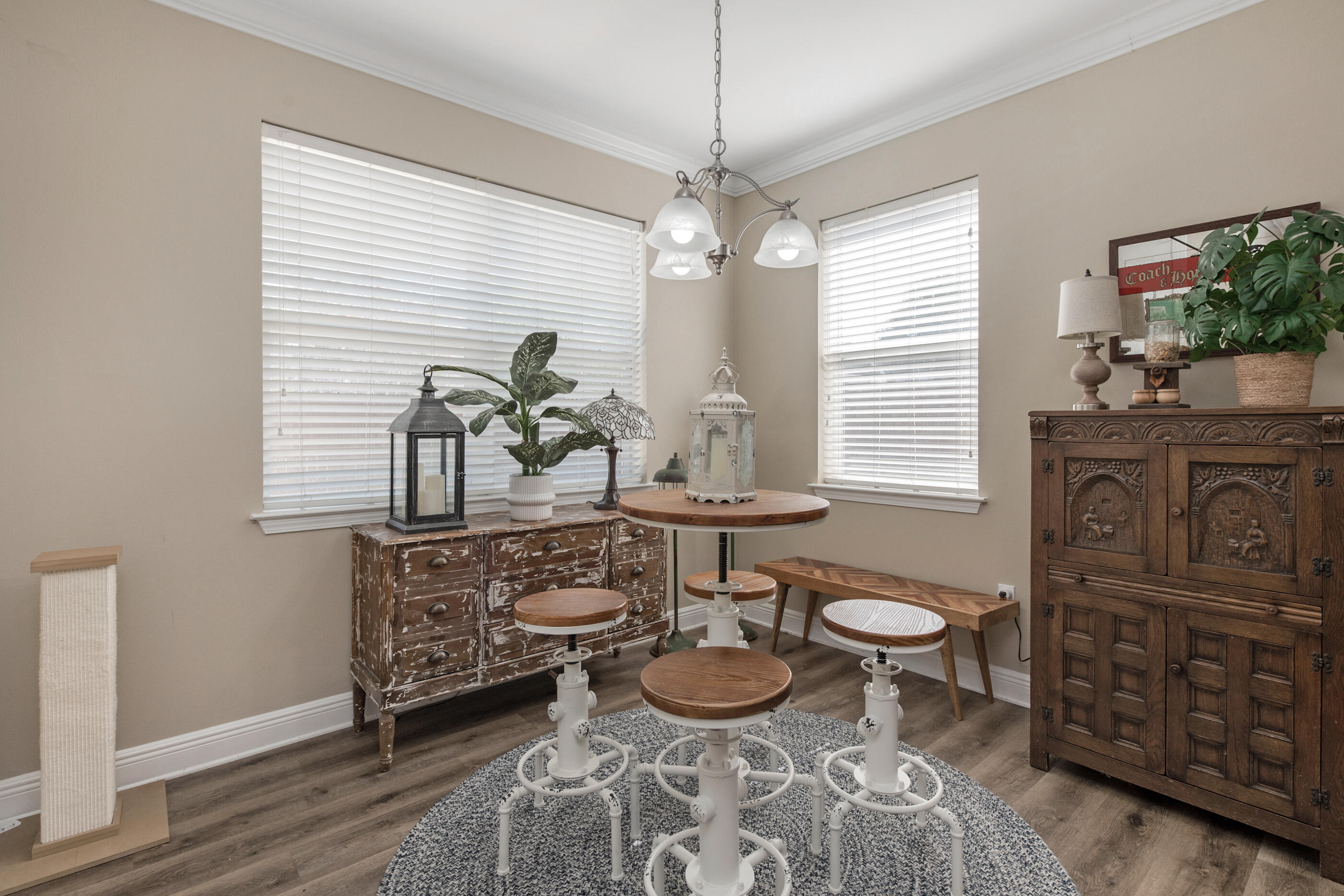 Mary Esther, Florida, 32569, United States, 5 Bedrooms Bedrooms, ,3 BathroomsBathrooms,Residential,For Sale,1940408