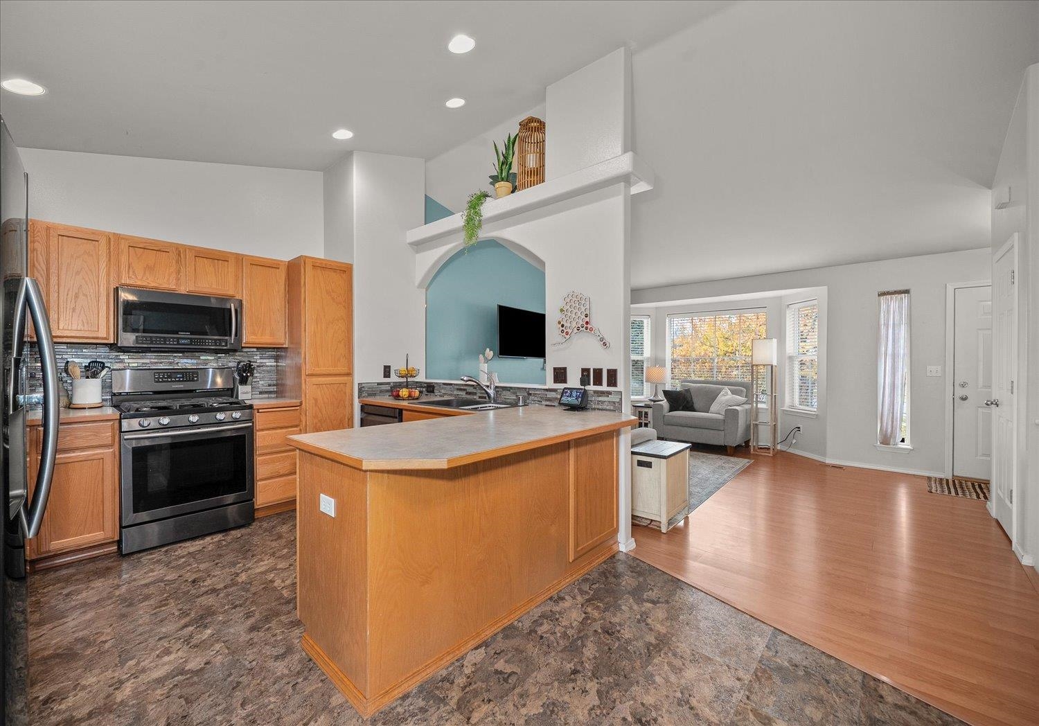 Spokane Valley, Washington, 99016, United States, 5 Bedrooms Bedrooms, ,3 BathroomsBathrooms,Residential,For Sale,1990389