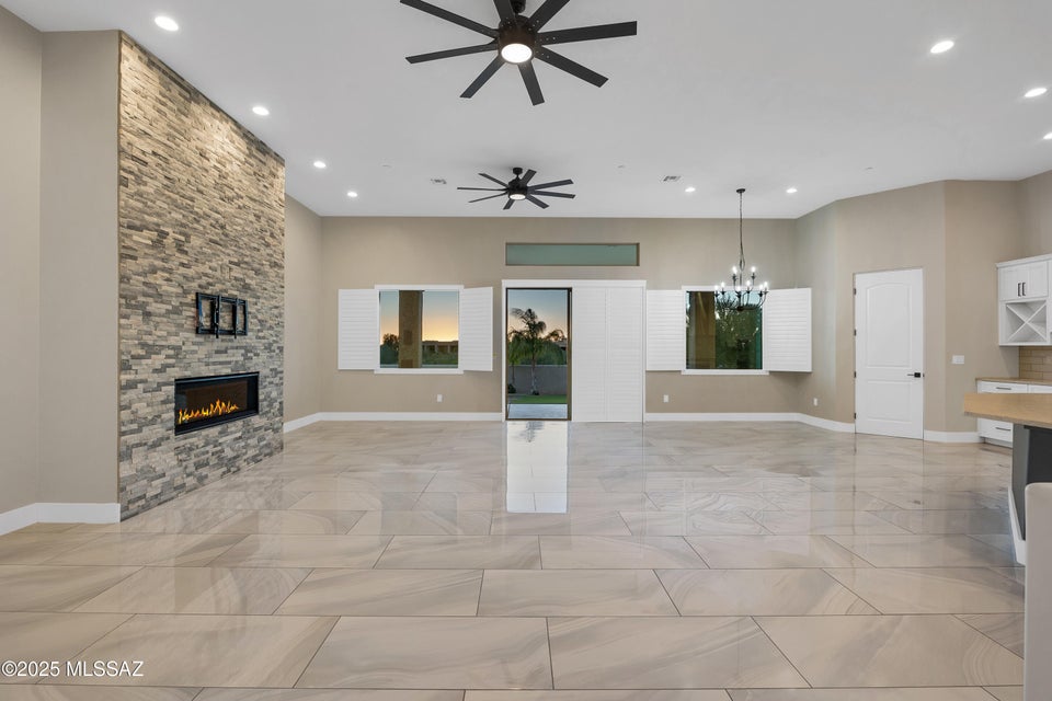 Oro Valley, Arizona, 85742, United States, 4 Bedrooms Bedrooms, ,4 BathroomsBathrooms,Residential,For Sale,1978963