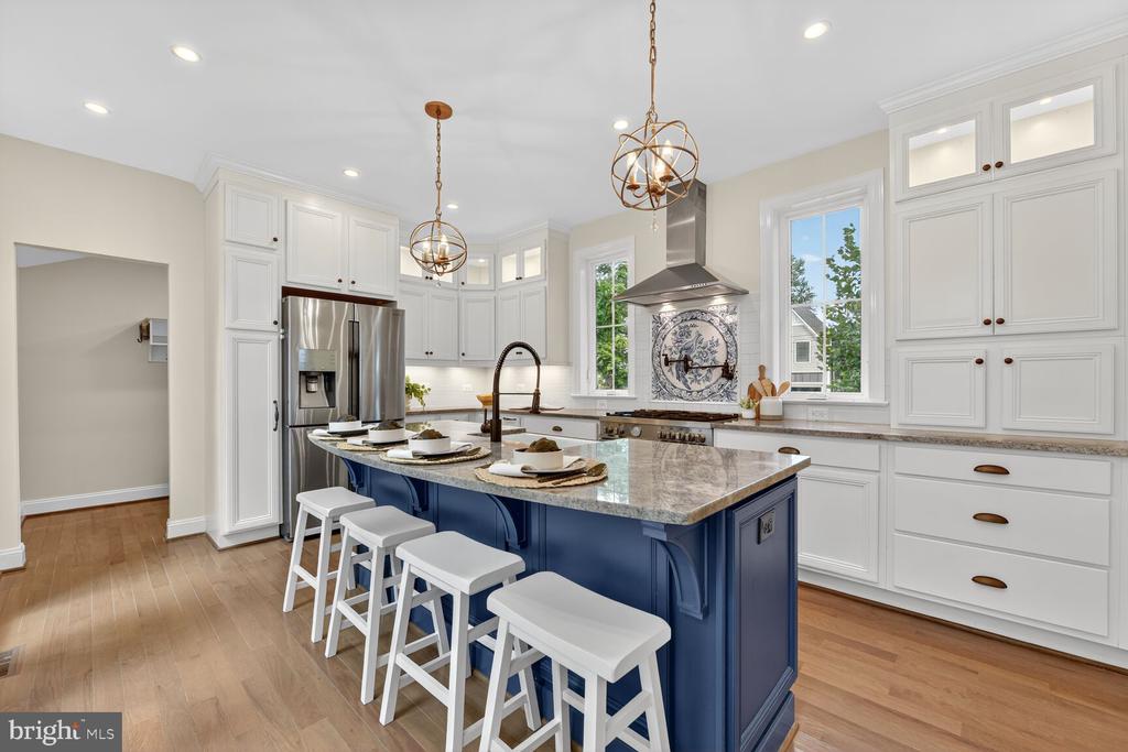 Arlington, Virginia, 22213, United States, 5 Bedrooms Bedrooms, ,5 BathroomsBathrooms,Residential,For Sale,1982488