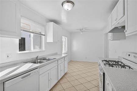 Compton, California, 90222, United States, 3 Bedrooms Bedrooms, ,3 BathroomsBathrooms,Residential,For Sale,1985749