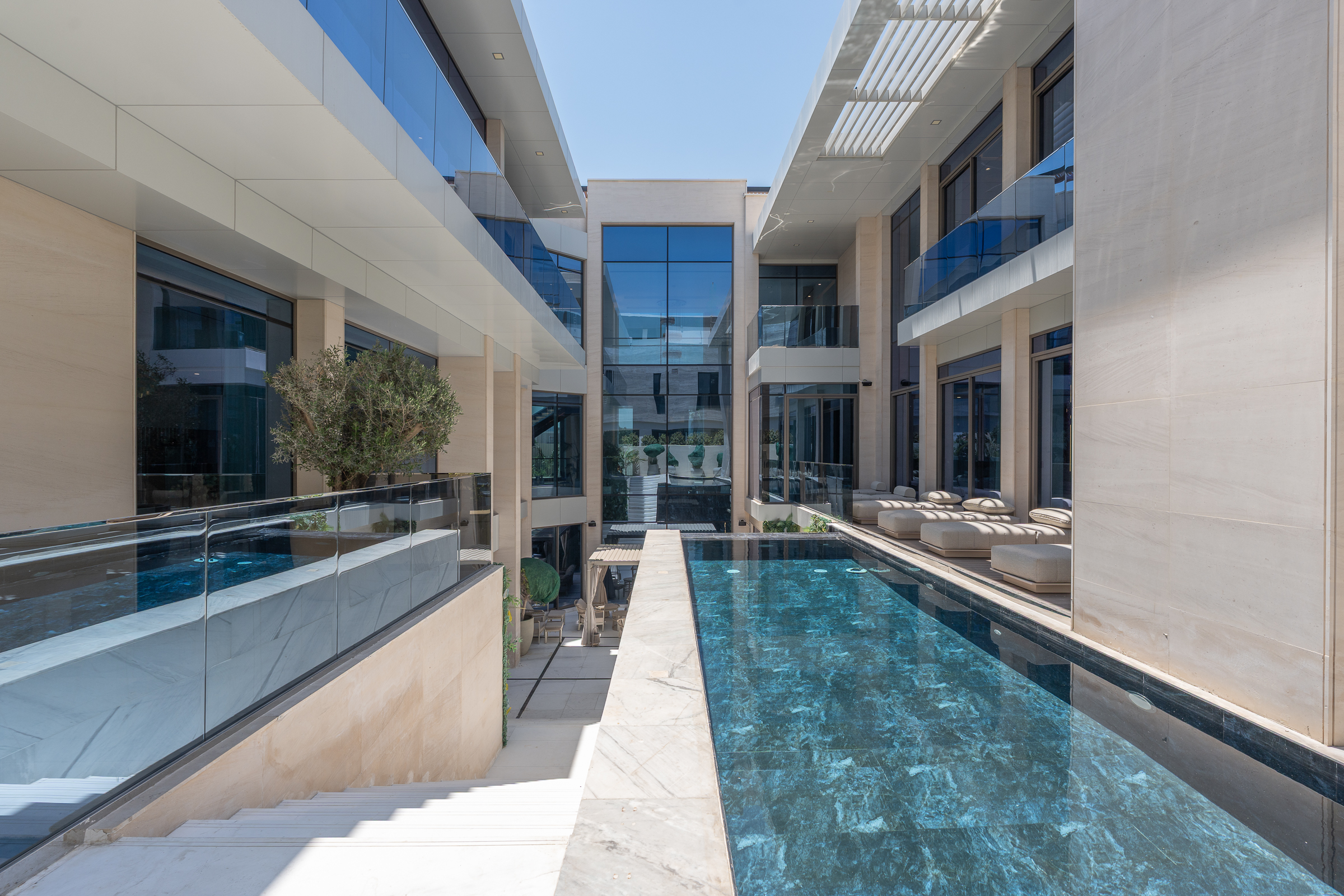  Breathtaking Custom-Built Mansion in Jumeirah - 物件實景