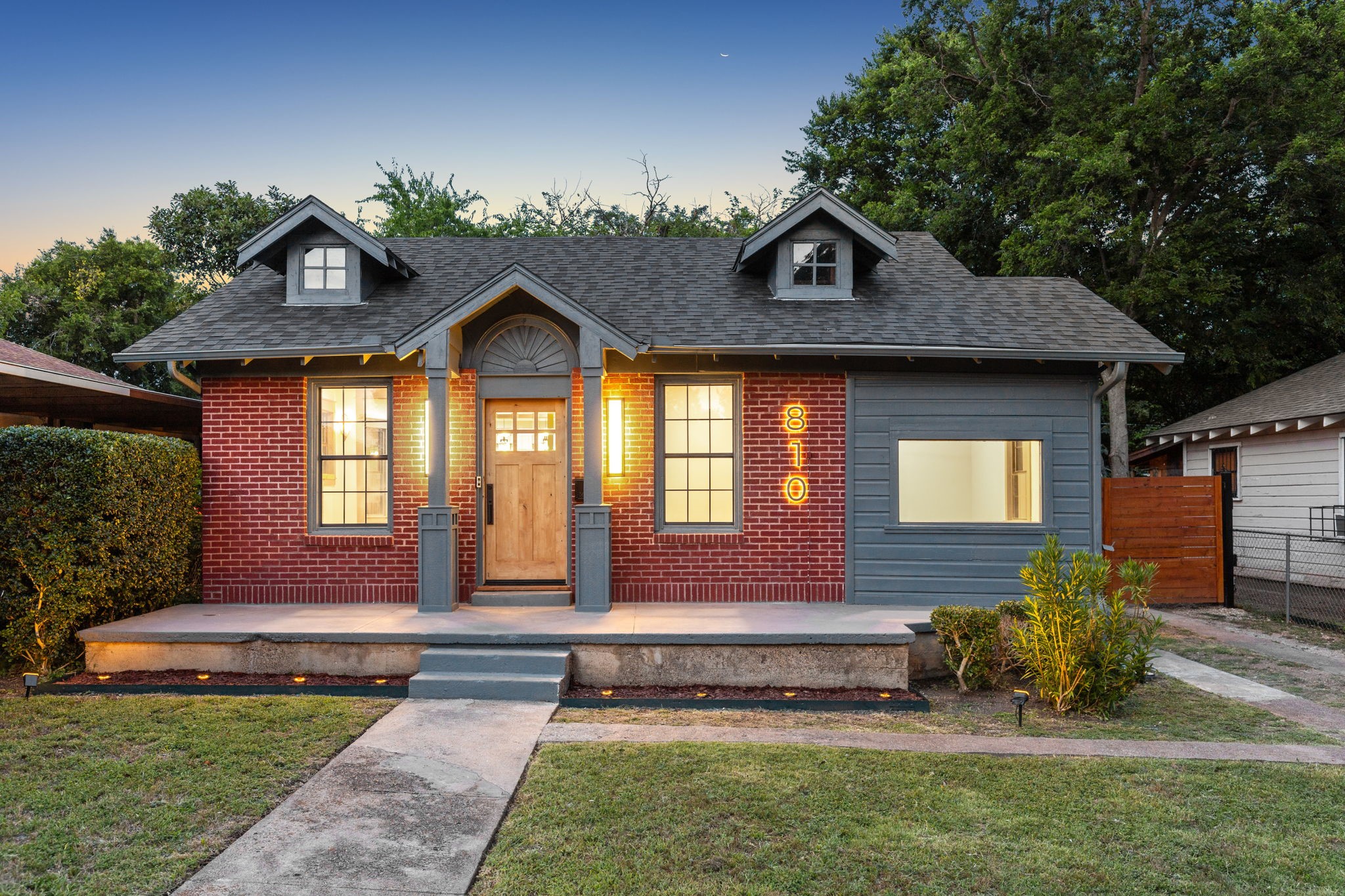 Dallas, Texas, 75208, United States, 3 Bedrooms Bedrooms, ,3 BathroomsBathrooms,Residential,For Sale,1926377