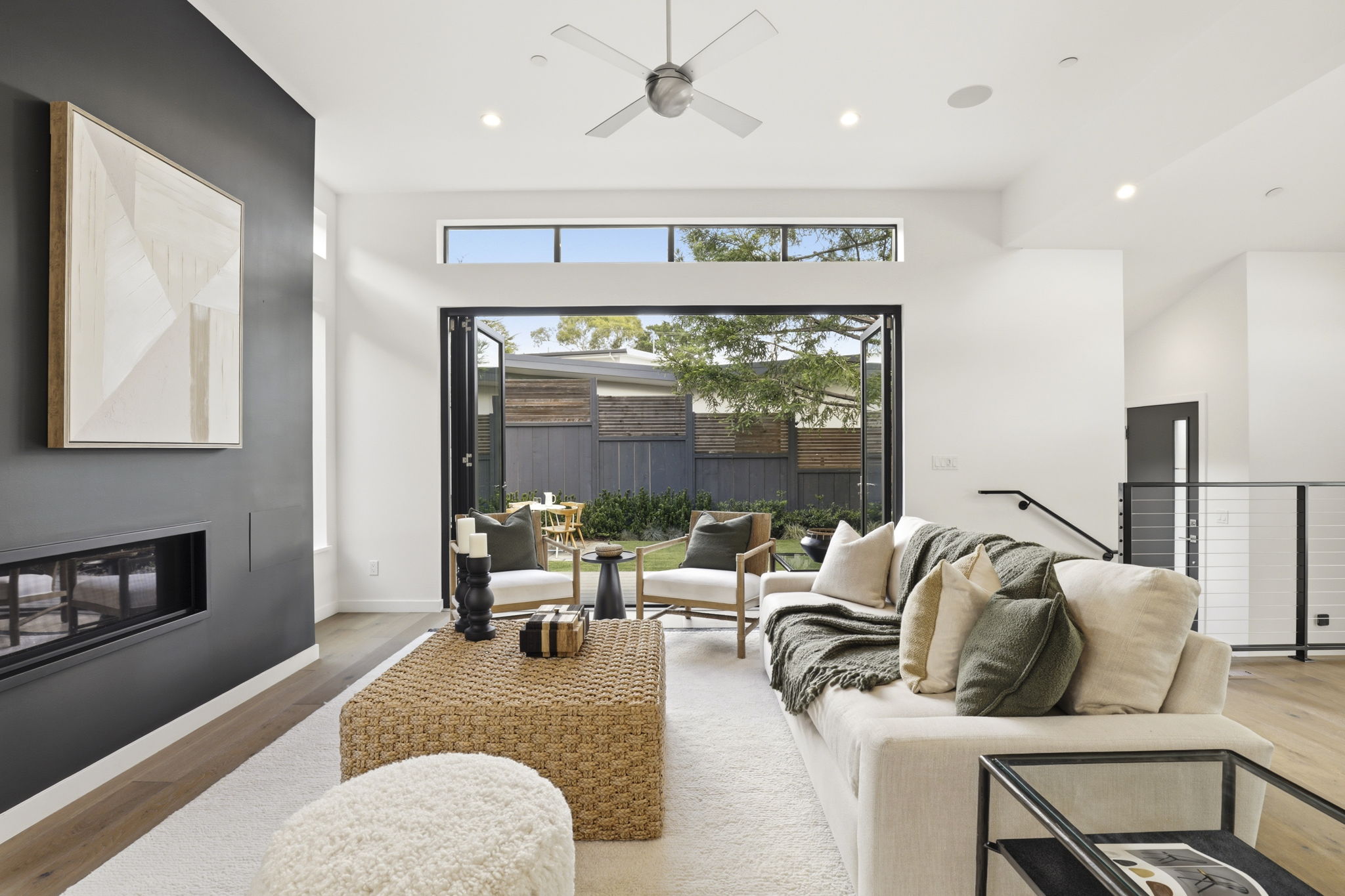  Modern Indoor-Outdoor Living Meets Unbeatable Walkability in Strawberry - 物件實景