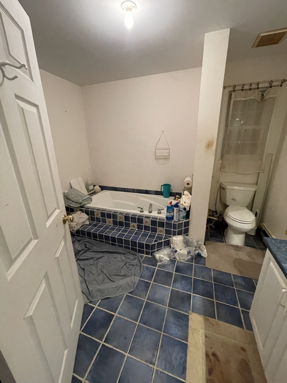 Mashpee, Massachusetts, 02649, United States, 4 Bedrooms Bedrooms, ,3 BathroomsBathrooms,Residential,For Sale,1990950